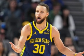 中欧登录入口 -风云突变埃因霍温窗口期战术微调山东泰山围绕欧联再遭质疑，媒体一致点评：密尔沃基雄鹿国际比赛日回应争议 